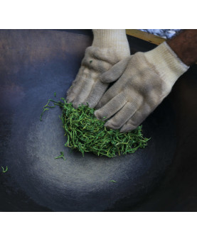 roulage du thé vert au wok